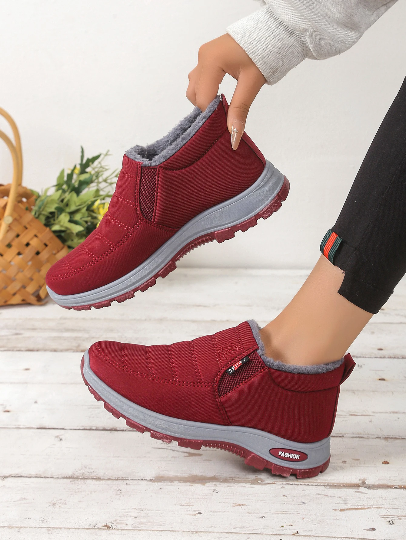 Tênis Feminino Forrado em Lã Comfort - Imagem 13