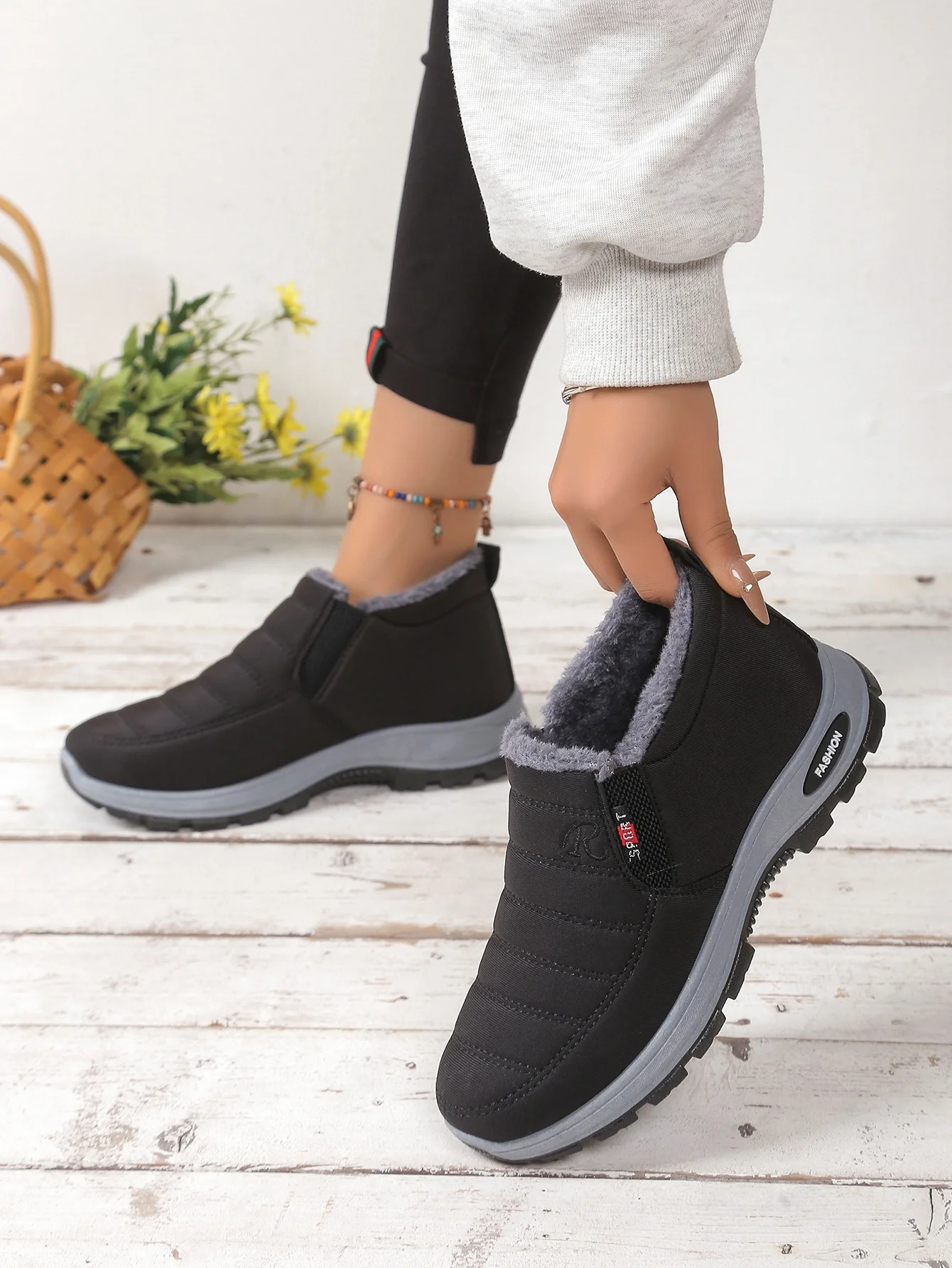 Tênis Feminino Forrado em Lã Comfort - Imagem 4