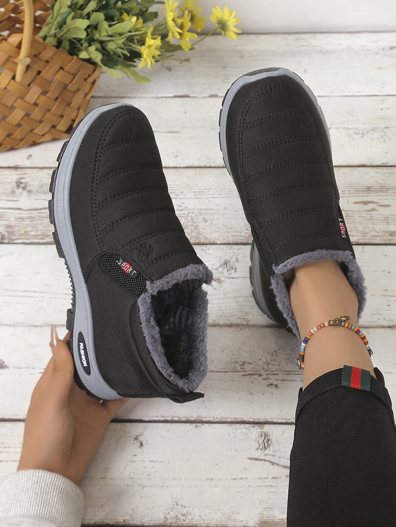 Tênis Feminino Forrado em Lã Comfort - Imagem 2